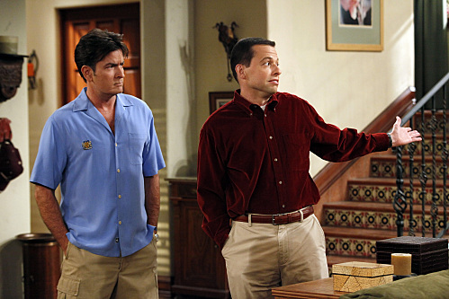 Still of Charlie Sheen and Jon Cryer in Two and a Half Men (2003)