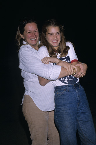 Brooke Shields and her mother Teri circa 1980