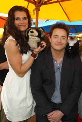 Brooke Shields and Brendan Fraser at event of Furry Vengeance (2010)