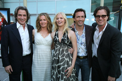 Elisabeth Shue, Dermot Mulroney, Davis Guggenheim, Carly Schroeder and Andrew Shue at event of Gracie (2007)