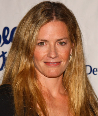 Elisabeth Shue