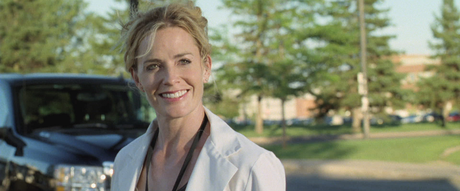 Still of Elisabeth Shue in House at the End of the Street (2012)