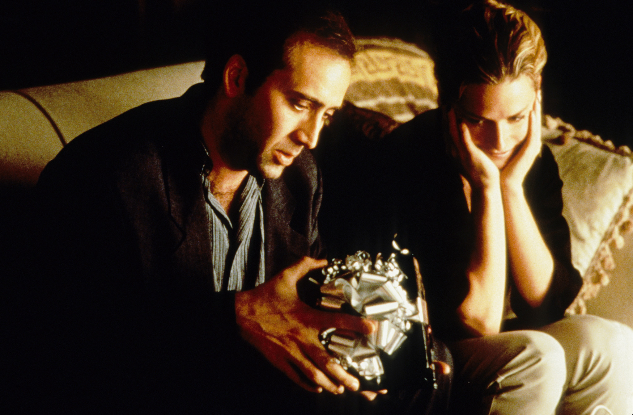 Still of Nicolas Cage and Elisabeth Shue in Leaving Las Vegas (1995)