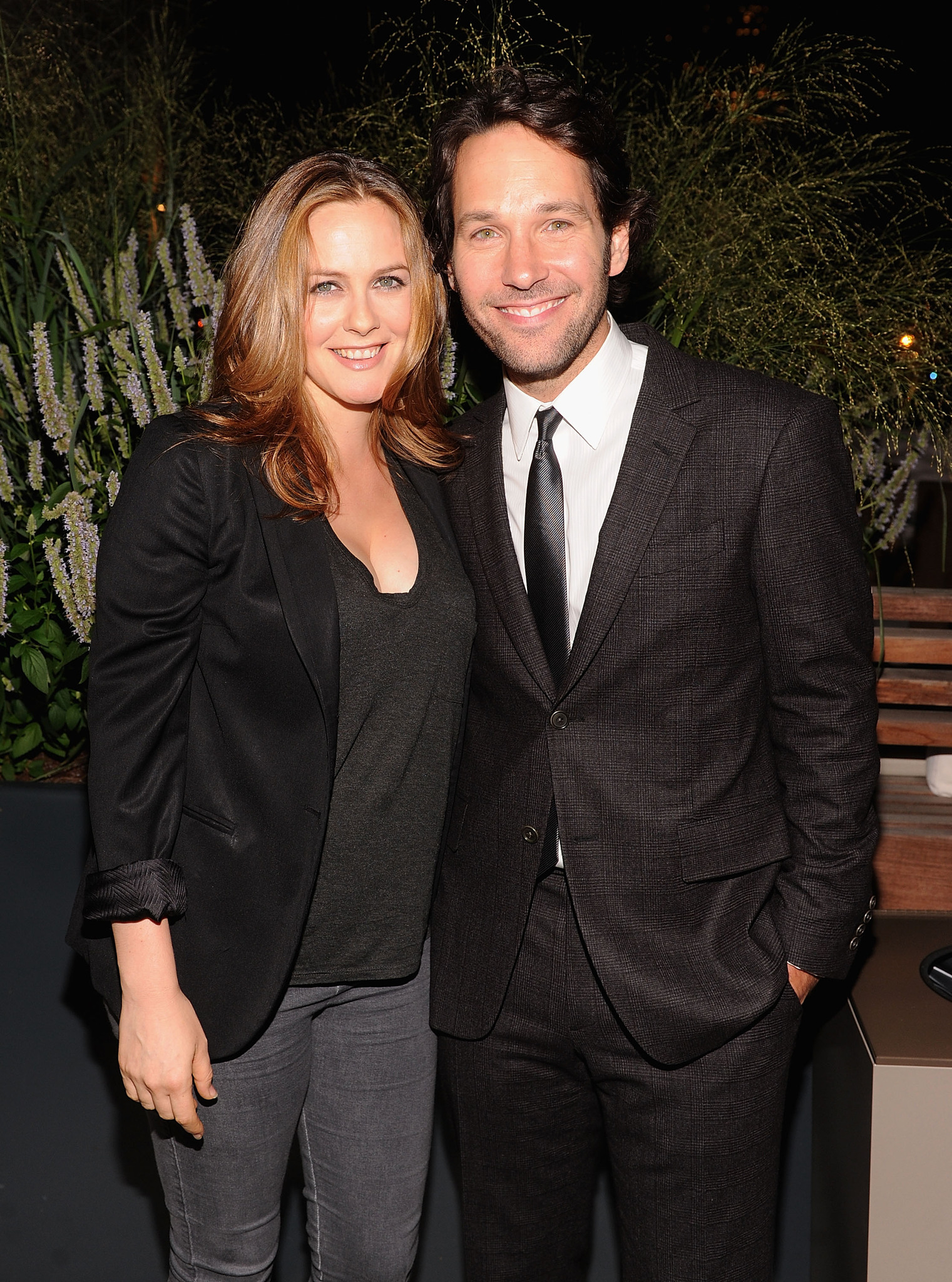 Alicia Silverstone and Paul Rudd at event of Our Idiot Brother (2011)