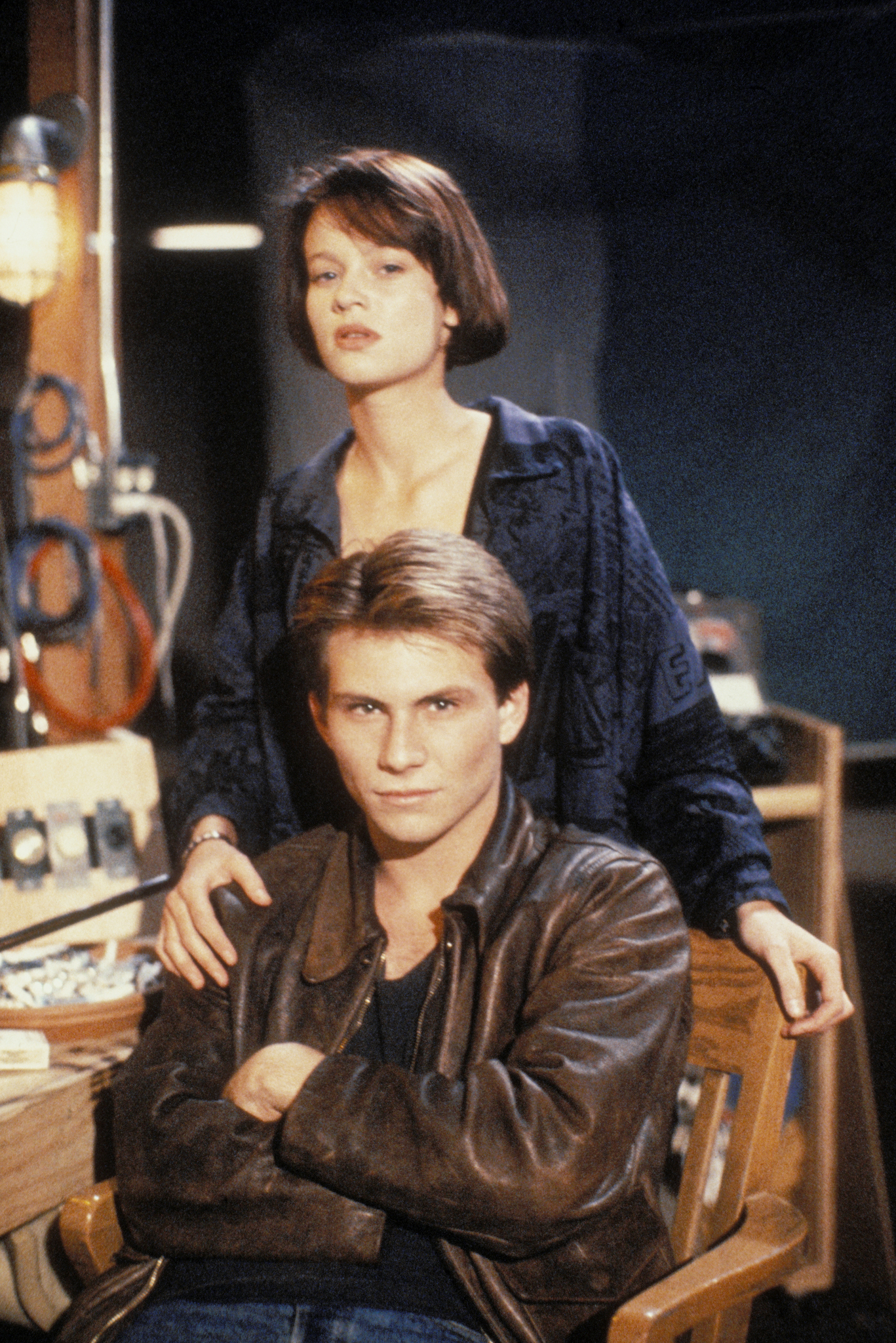 Still of Christian Slater and Samantha Mathis in Pump Up the Volume (1990)