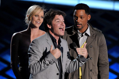 Will Smith, Charlize Theron and Jason Bateman at event of 2008 MTV Movie Awards (2008)