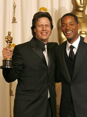 Will Smith and Gavin Hood at event of The 78th Annual Academy Awards (2006)