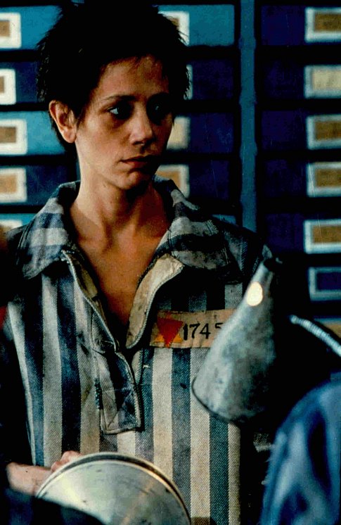 Still of Mira Sorvino in The Grey Zone (2001)