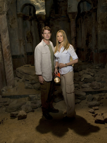 Still of Mira Sorvino and Scott Foley in The Last Templar (2009)