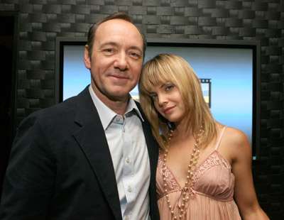 Kevin Spacey and Mena Suvari