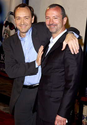 Kevin Spacey and Iain Softley at event of K-PAX (2001)