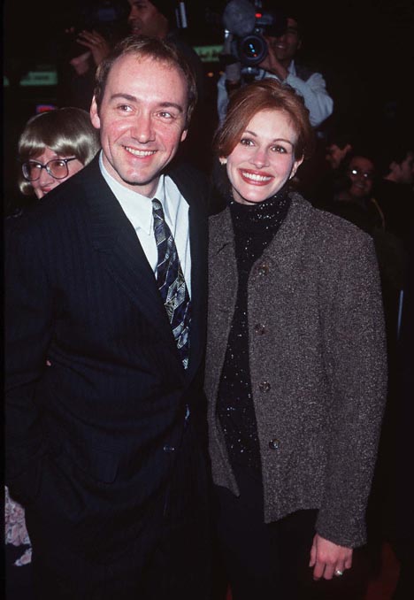 Julia Roberts and Kevin Spacey at event of Albino Alligator (1996)