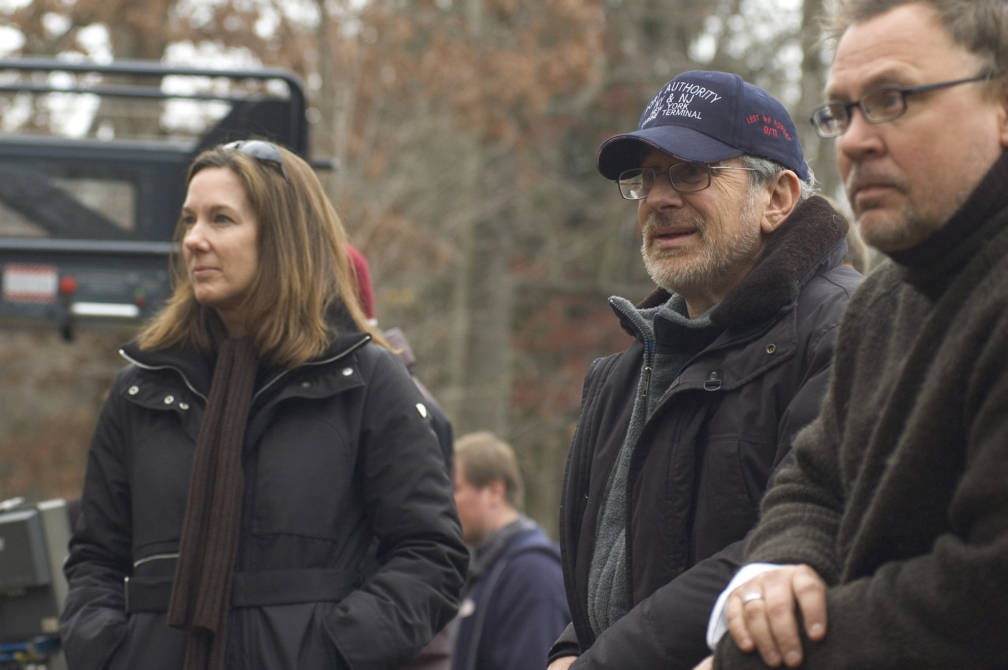 Still of Steven Spielberg and Kathleen Kennedy in Pasauliu karas (2005)