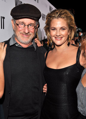 Drew Barrymore and Steven Spielberg at event of Whip It (2009)