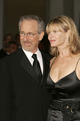 Steven Spielberg and Kate Capshaw at event of Terminalas (2004)