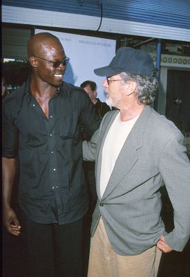 Steven Spielberg and Djimon Hounsou at event of What Lies Beneath (2000)