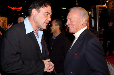 Oliver Stone and Christopher Plummer at event of Alexander (2004)