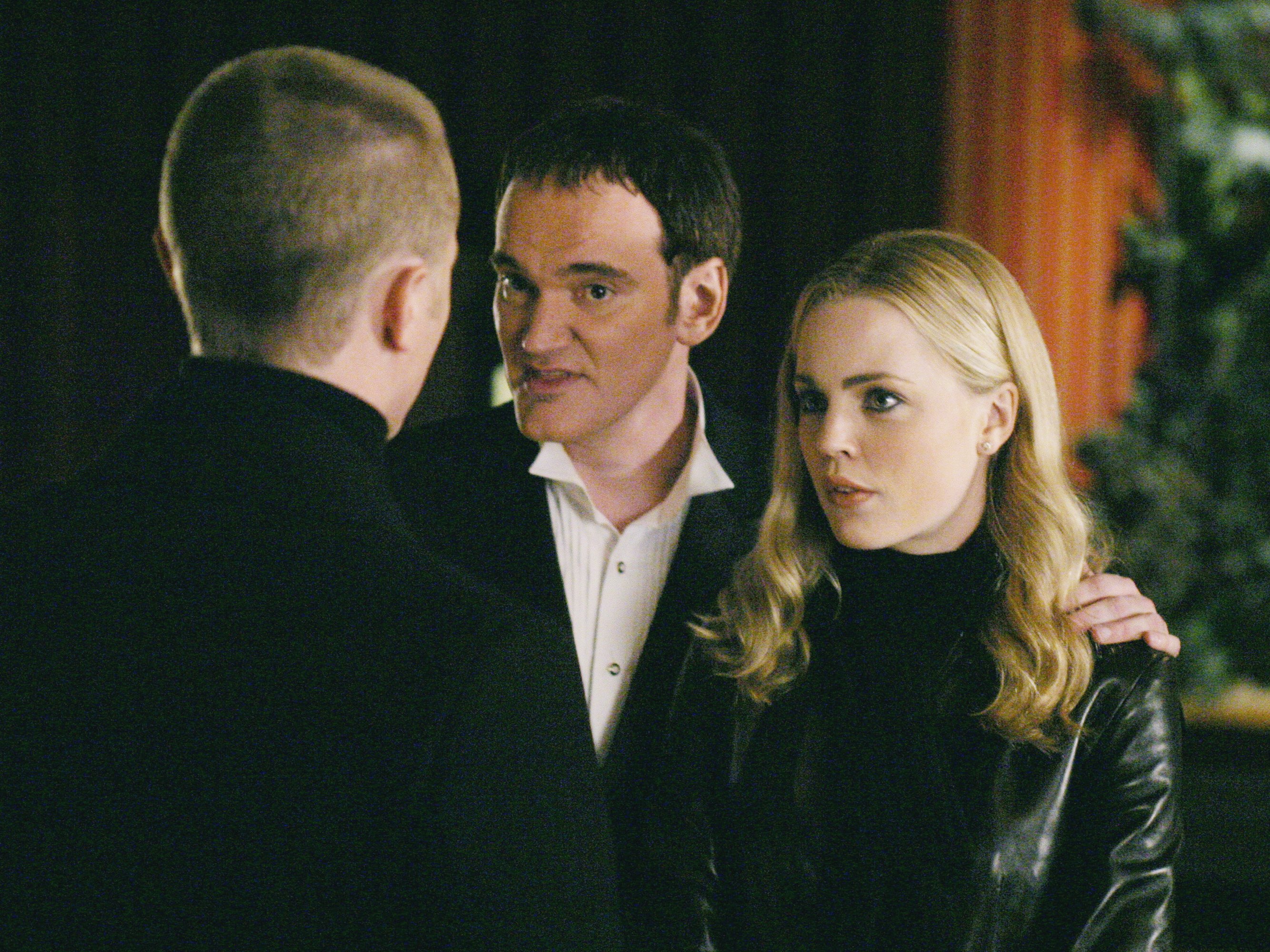 Still of Quentin Tarantino, Melissa George, Patricia Wettig and David Anders in Alias (2001)