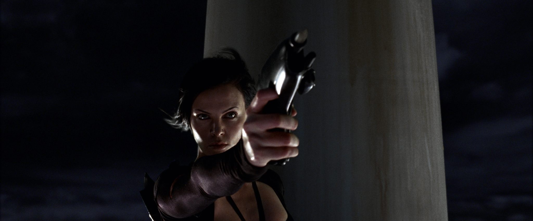 Still of Charlize Theron in Æon Flux (2005)