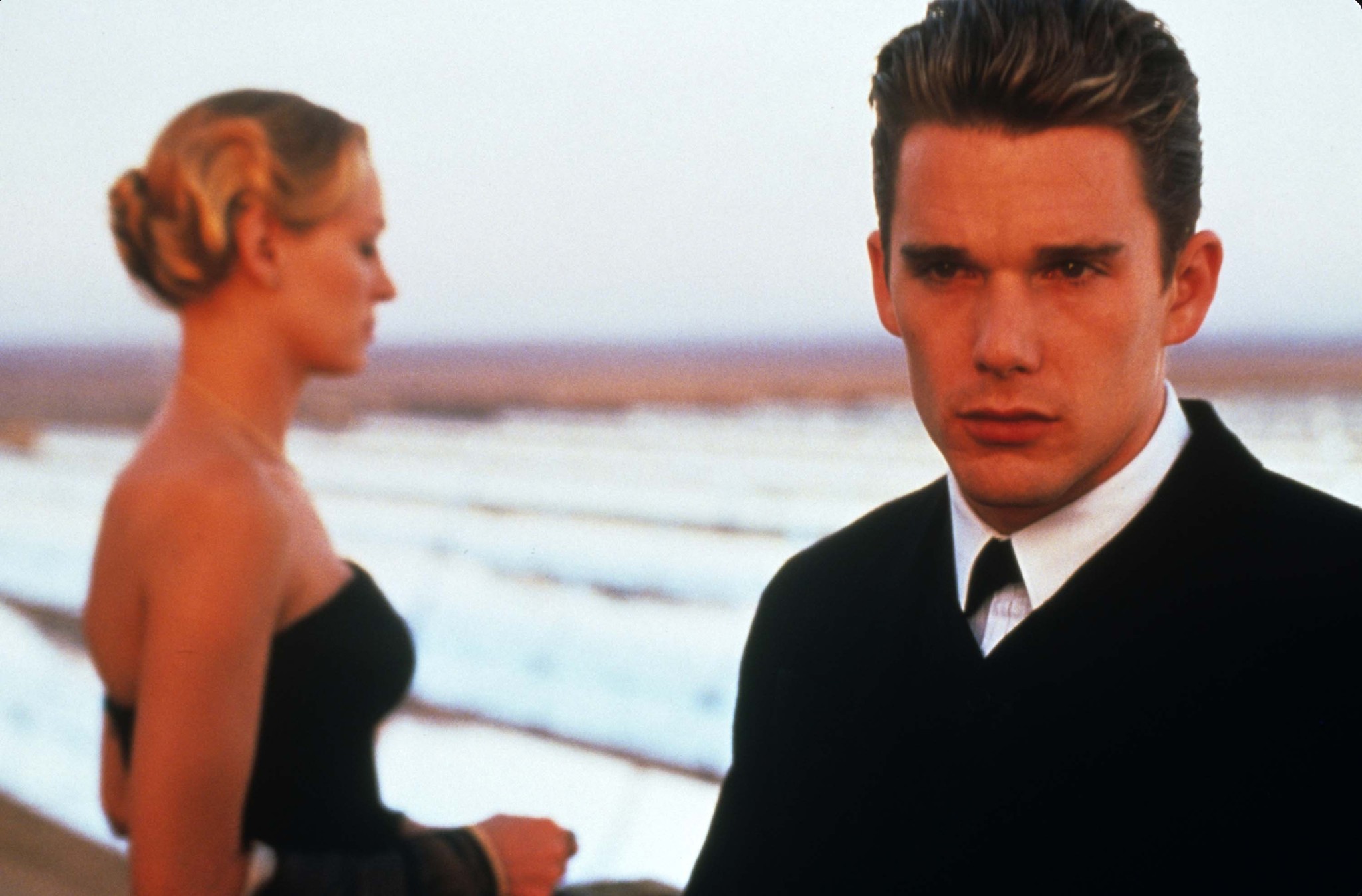 Still of Ethan Hawke and Uma Thurman in Gataka (1997)