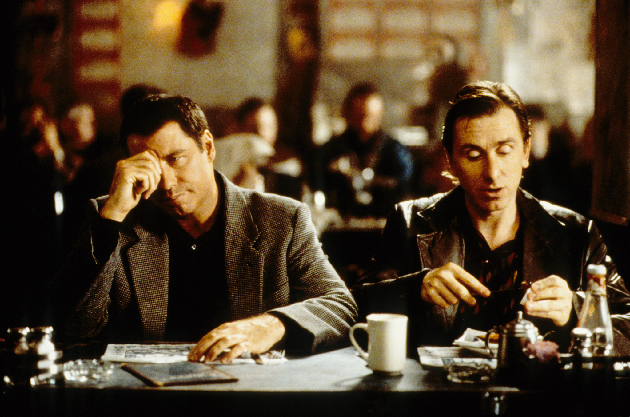 Still of John Travolta and Tim Roth in Lucky Numbers (2000)