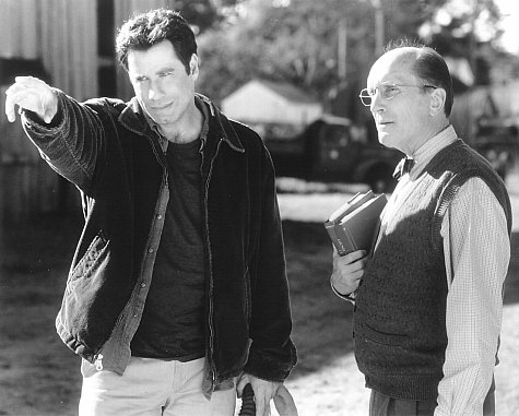 Still of John Travolta and Robert Duvall in Phenomenon (1996)