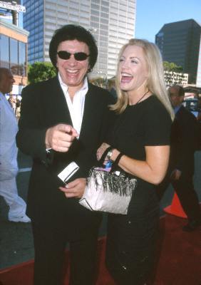 Shannon Tweed and Gene Simmons at event of The General's Daughter (1999)