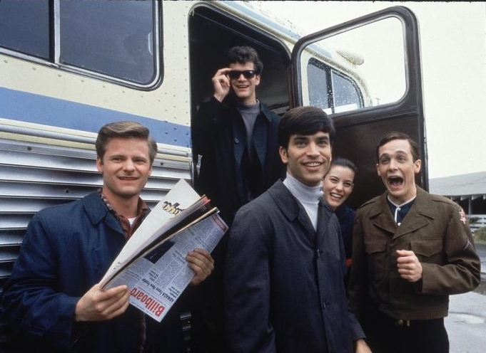 Still of Liv Tyler, Johnathon Schaech, Steve Zahn and Ethan Embry in That Thing You Do! (1996)