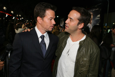 Mark Wahlberg and Jeremy Piven at event of Snaiperis (2007)