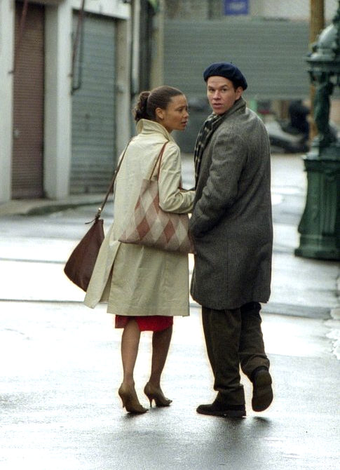 Still of Mark Wahlberg and Thandie Newton in Tiesa apie Carli (2002)