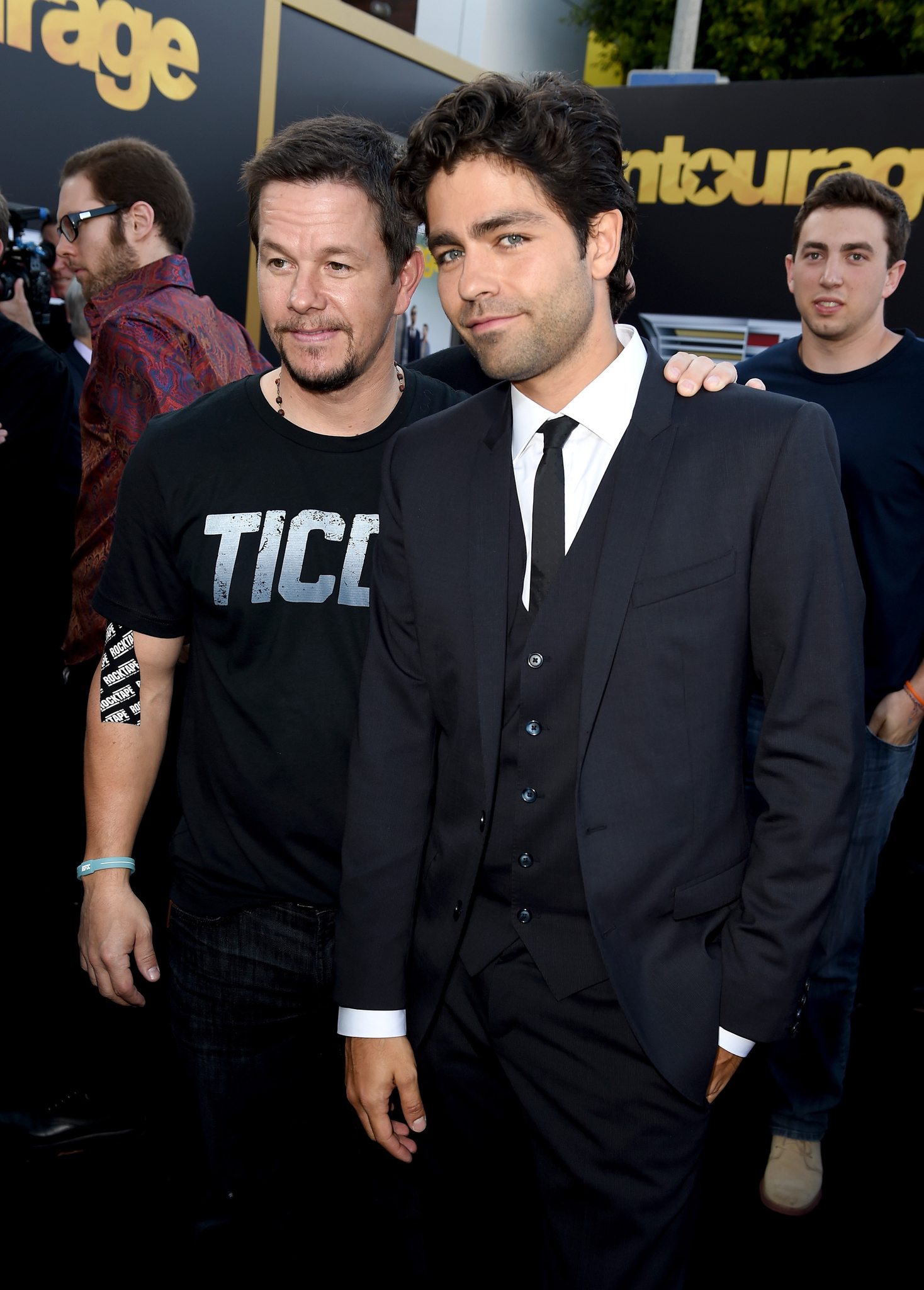 Mark Wahlberg and Adrian Grenier at event of Entourage (2015)