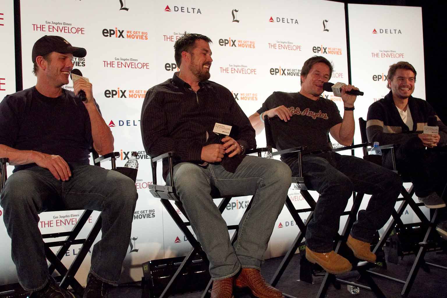 Mark Wahlberg, Peter Berg and Emile Hirsch at event of Islikes gyvas (2013)