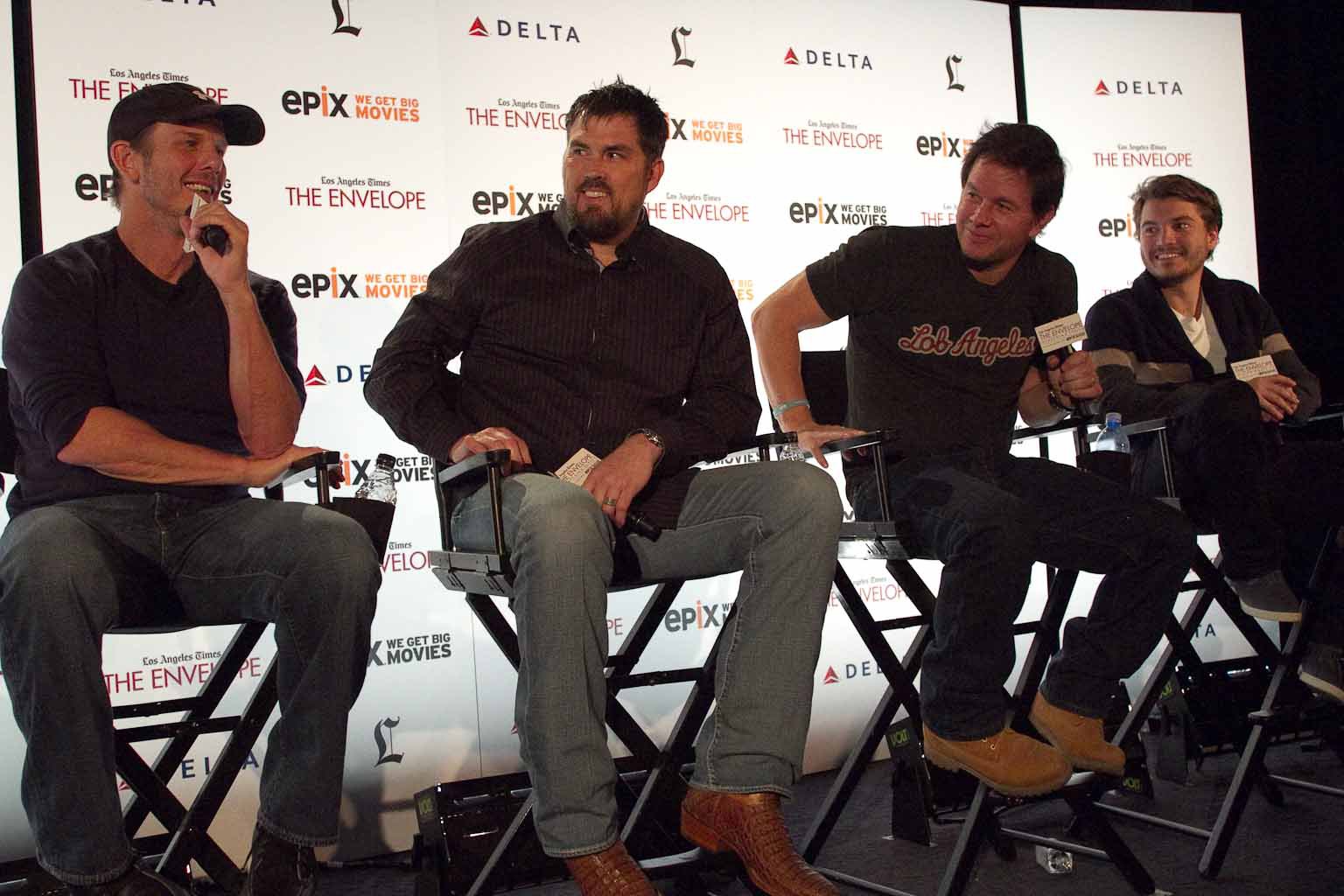 Mark Wahlberg, Peter Berg and Emile Hirsch at event of Islikes gyvas (2013)