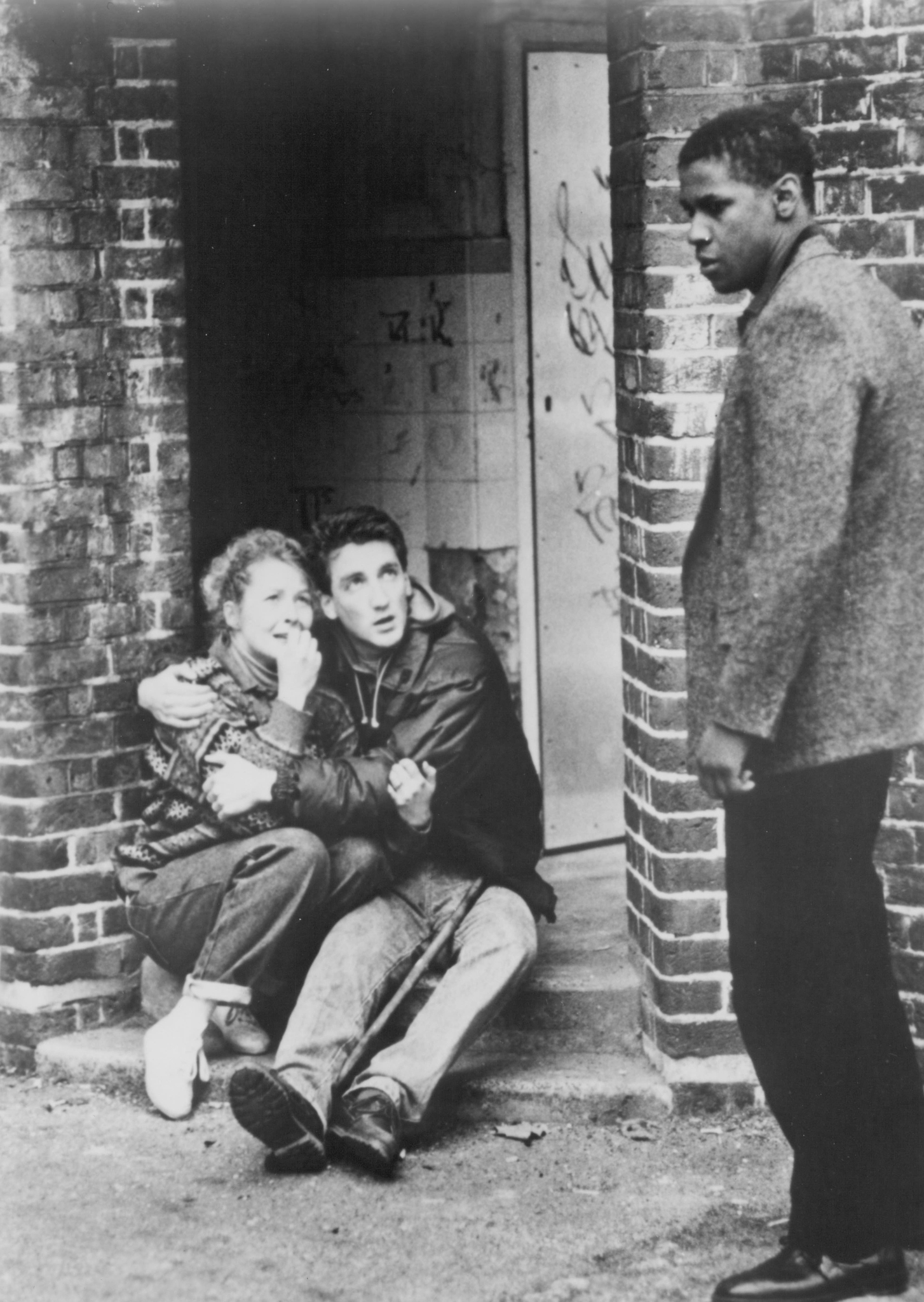 Still of Denzel Washington in For Queen & Country (1988)