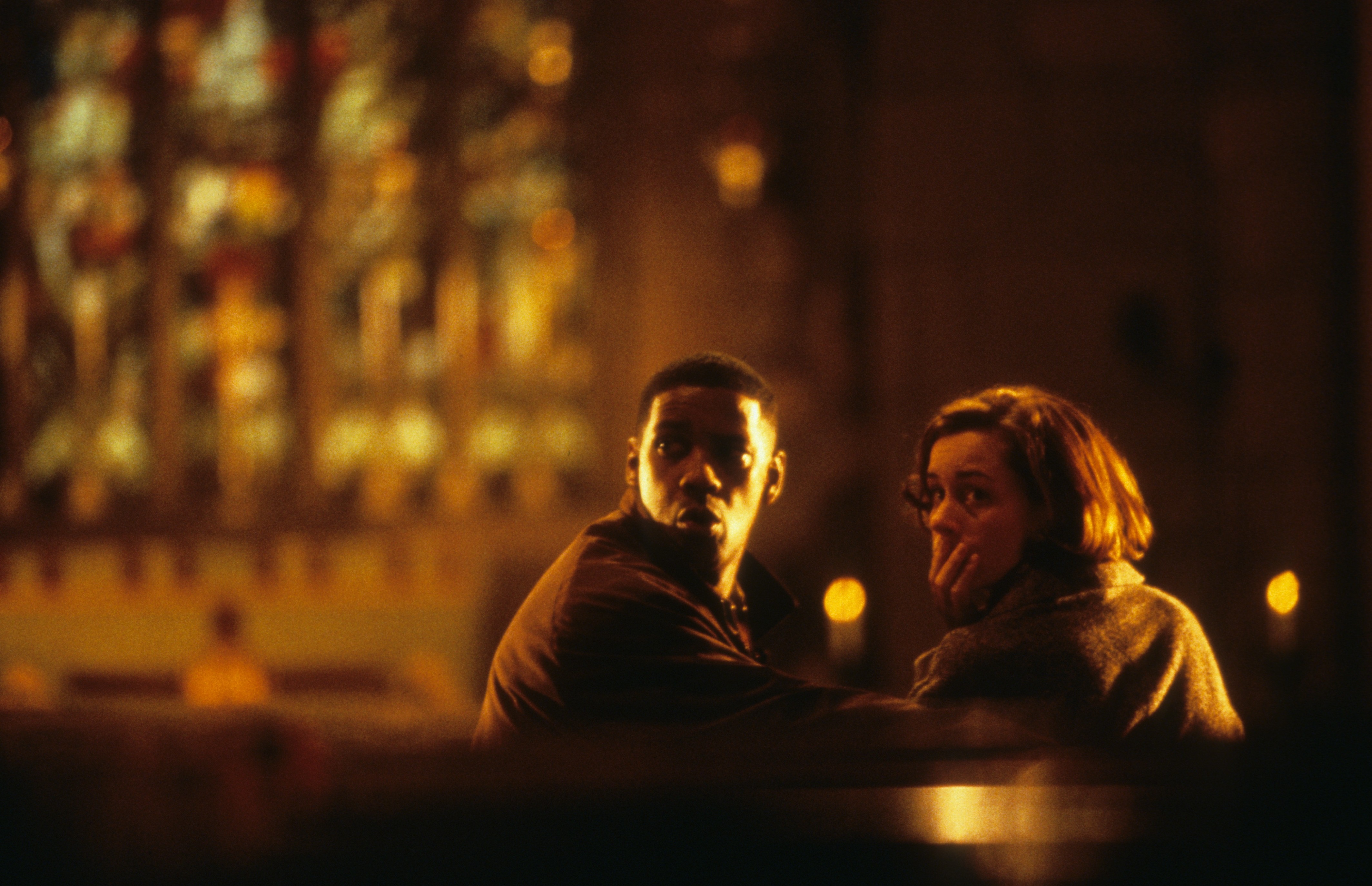 Still of Denzel Washington and Embeth Davidtz in Fallen (1998)