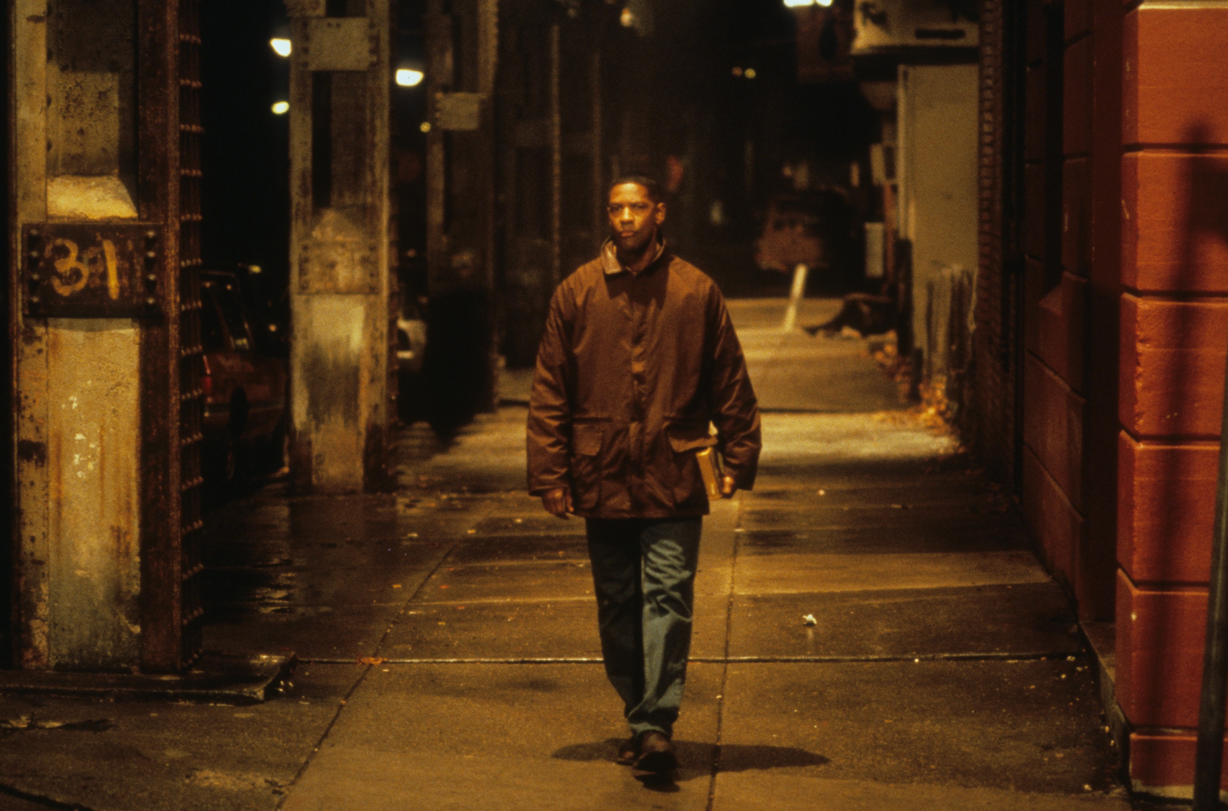 Still of Denzel Washington in Fallen (1998)