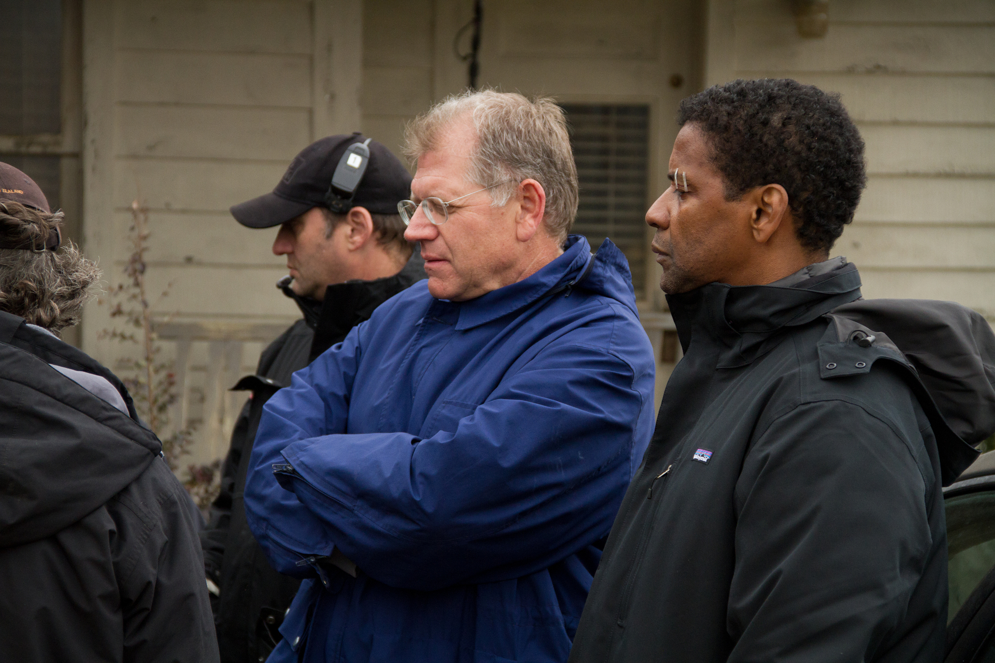 Still of Denzel Washington and Robert Zemeckis in Skrydis (2012)