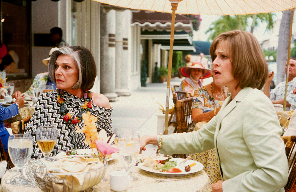 Still of Sigourney Weaver and Anne Bancroft in Heartbreakers (2001)
