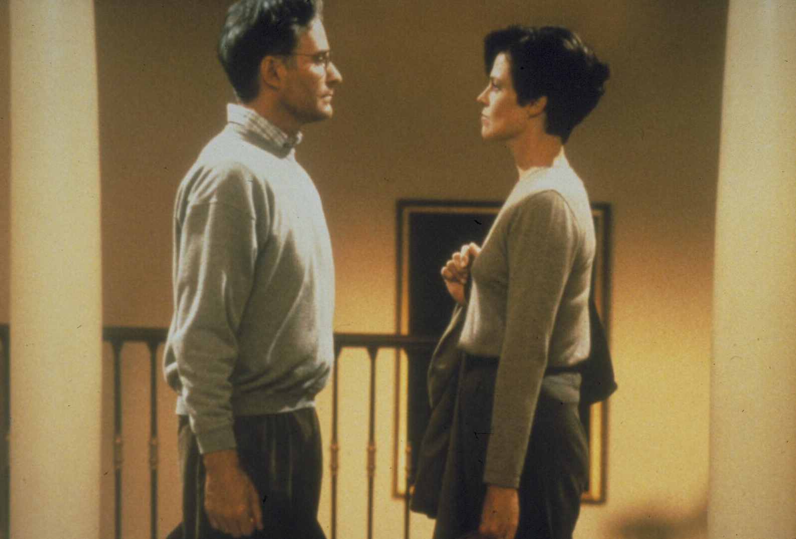 Still of Kevin Kline and Sigourney Weaver in Dave (1993)