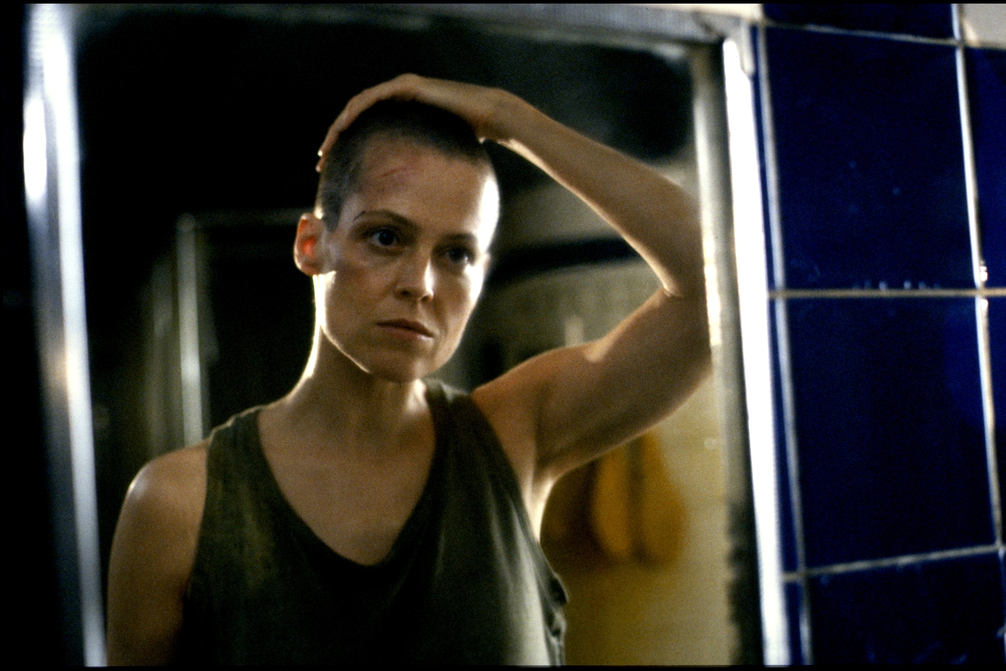 Still of Sigourney Weaver in Svetimas 3 (1992)