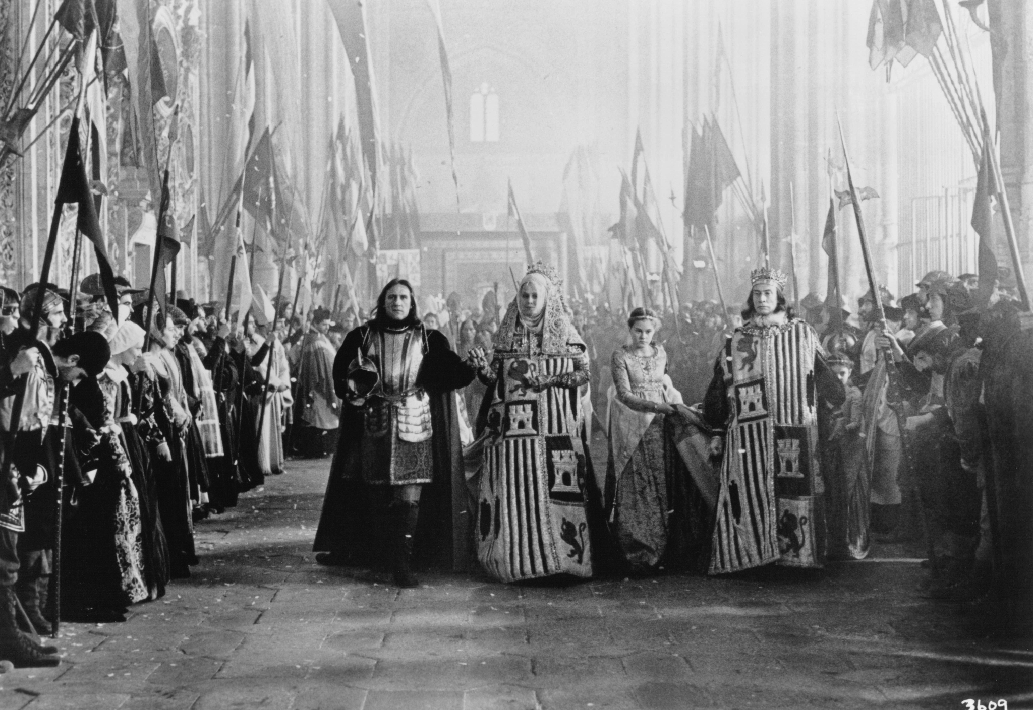 Still of Sigourney Weaver and Gérard Depardieu in 1492: Conquest of Paradise (1992)