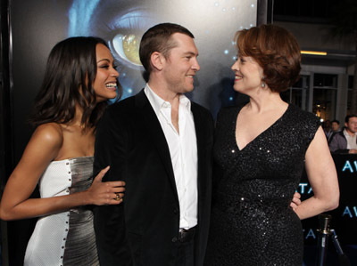 Sigourney Weaver, Zoe Saldana and Sam Worthington at event of Isikunijimas (2009)