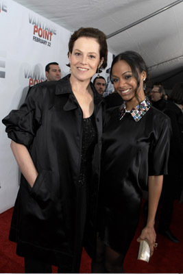 Sigourney Weaver and Zoe Saldana at event of Vantage Point (2008)