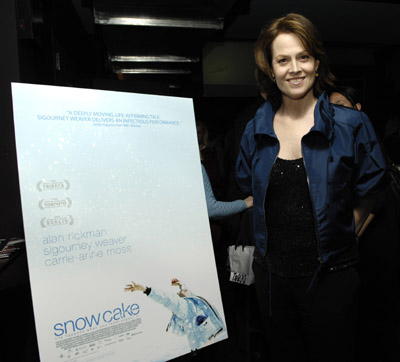 Sigourney Weaver at event of Snow Cake (2006)