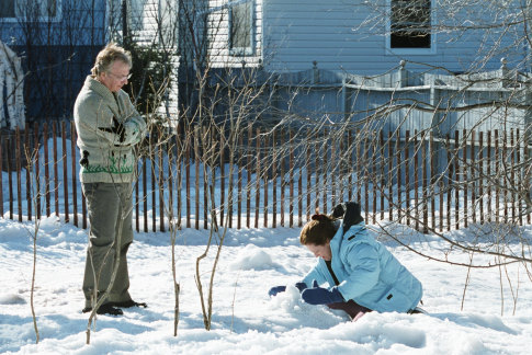 Still of Sigourney Weaver and Alan Rickman in Snow Cake (2006)