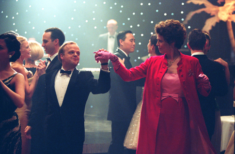 Still of Sigourney Weaver and Toby Jones in Infamous (2006)