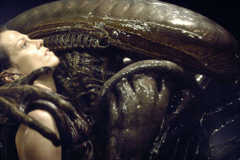 Still of Sigourney Weaver in Alien: Resurrection (1997)