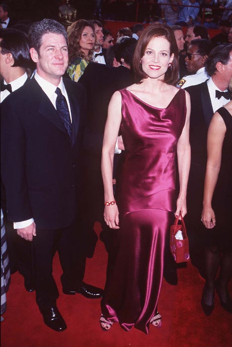 Sigourney Weaver at event of The 69th Annual Academy Awards (1997)