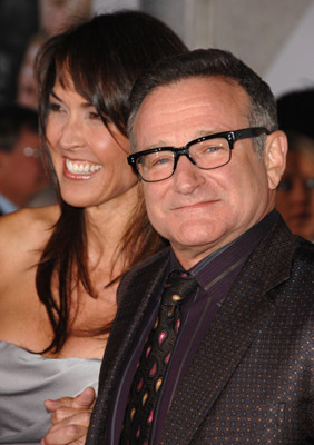 Robin Williams at event of Seni vilkai (2009)