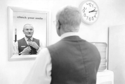 Still of Robin Williams in One Hour Photo (2002)